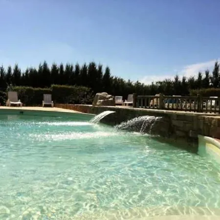 4 Etoiles - Piscine - Eeecia